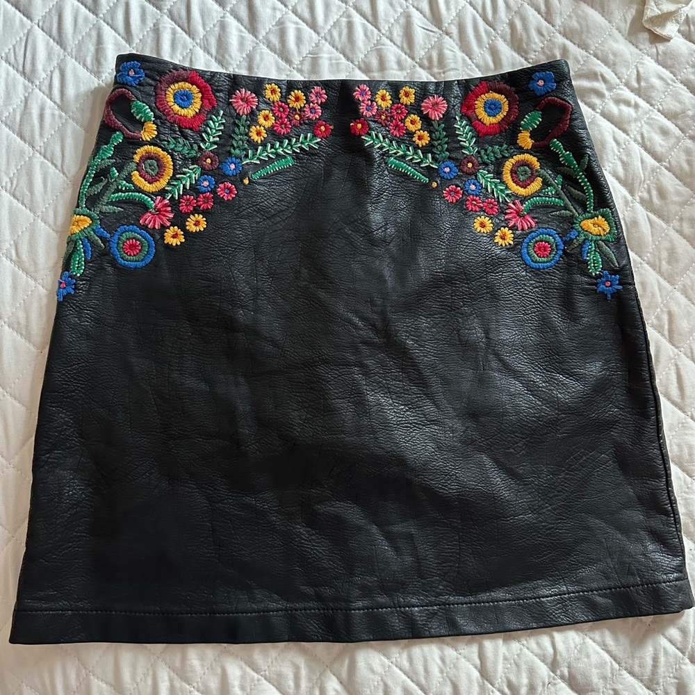 Zara Leather skirt with embroidered